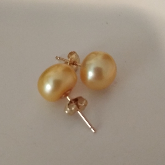 14k Gold Natural 10/11m Golden Pearl Stud Earrings - Picture 9 of 13